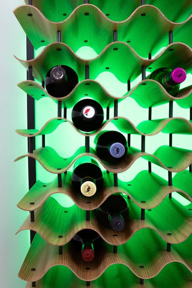 Complig Vinotéka skleněná na 60 lahví s RGB osvětlením na dálkové ovládání