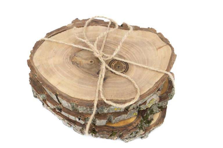 Set přírodních dřevěných podložek Dřevo voní Ořech M 3+1